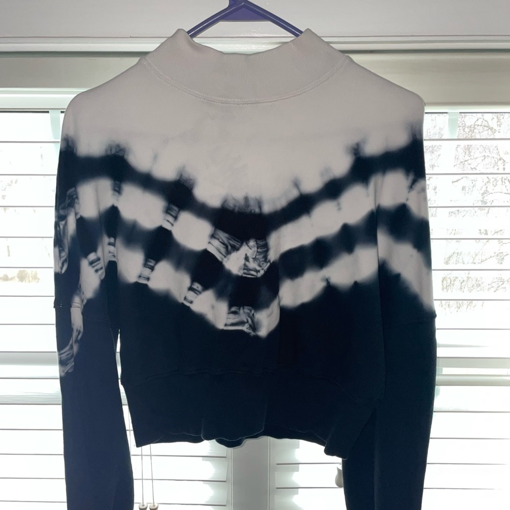 Mock Neck Cropped Top